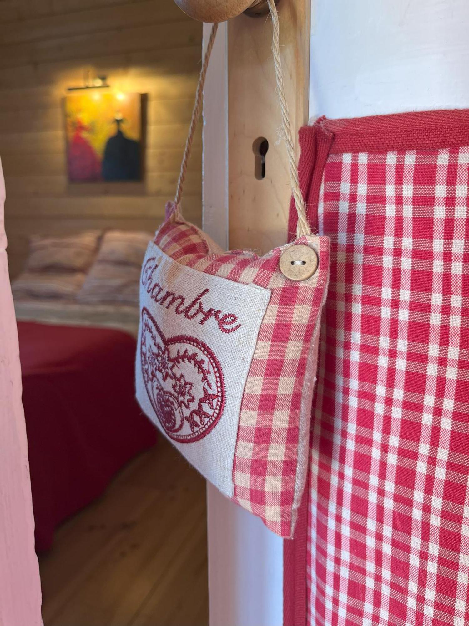 Chalet Des Myrtilles - Chalet Cosy Avec Vue アレット エクステリア 写真